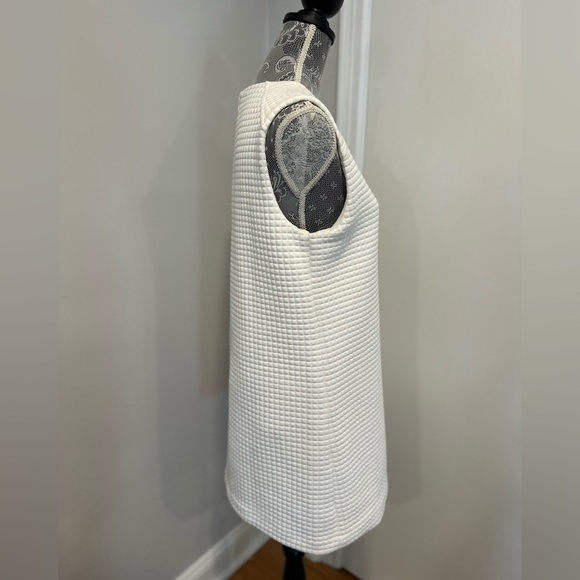 Willi Smith. Large. White Quilted.  Small Square check pattern. Sleeveless Dress - Picture 14 of 16
